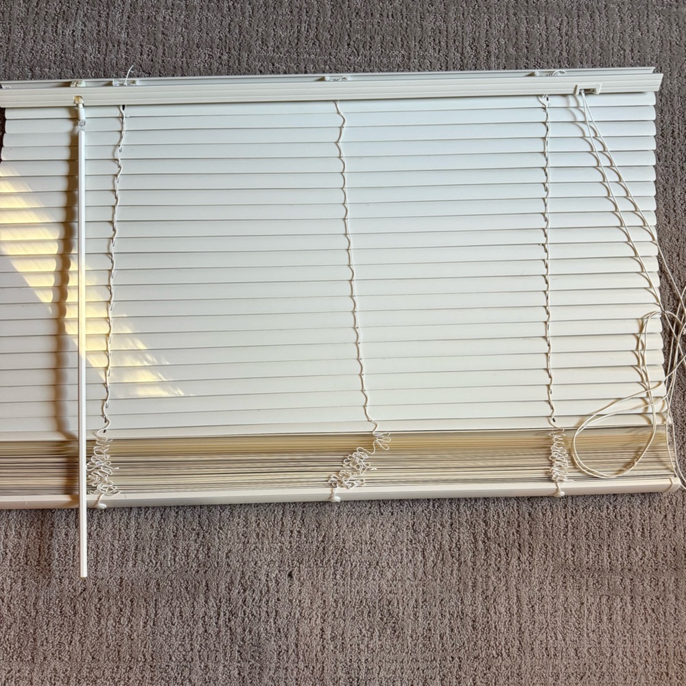 Easy Fit Room Darkening Ivory Mini Blind